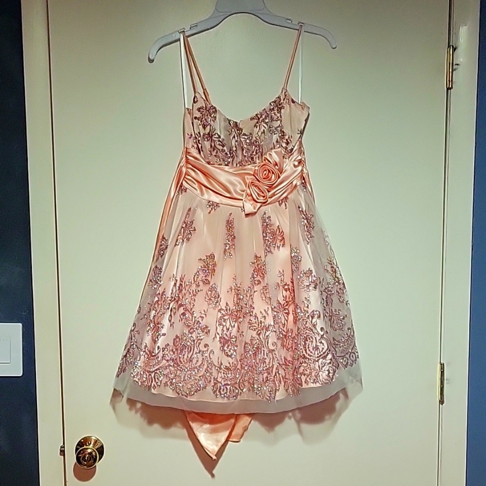 Short flow dress